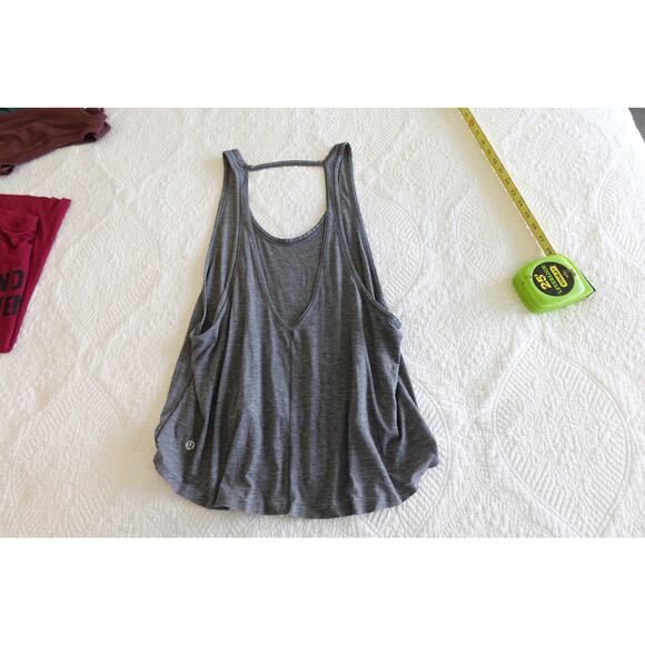 a set of 2 workout tanks - Picture 7 of 8